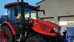 Ciągnik i nowe motocykle. Zdający prawko się ucieszą 