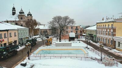 Za darmo w Chełmie nie tylko komunikacja miejska. Od dzisiaj także ślizgawka w centrum!