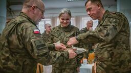 Święta na granicy. Nie zabrakło podziękowań, życzeń i symbolicznego podzielenia się opłatkiem