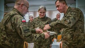 Święta na granicy. Nie zabrakło podziękowań, życzeń i symbolicznego podzielenia się opłatkiem