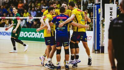 Siatkarze ze Świdnika ograli w derbach rywali z Chełma 3:2