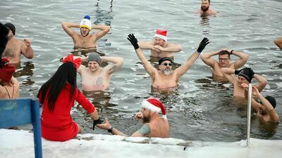 Zimno im niestraszne! Lubelskie morsy zanurzone po szyję w wodzie