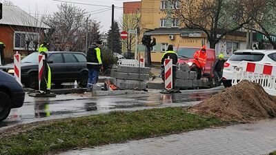 Świąteczne korki. A tu remont przejścia na najbardziej zatłoczonej ulicy w mieście 