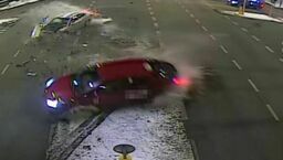 Do tej groźnie wyglądającej kolizji doszło na skrzyżowaniu alei Racławickich i ulicy Poniatowskiego