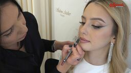 Karnawał trwa w najlepsze. Jaki dobrać makijaż?