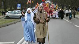 Mimo nienajlepszej pogody orszak zgromadził ok. 1000 puławian