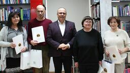 Spotkanie dyrektora z najaktywniejszymi czytelnikami i wręczenie im nagród zorganizowano we wtorek