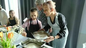 Pomysł na spędzenie czasu z dziadkami? Wspólne gotowanie