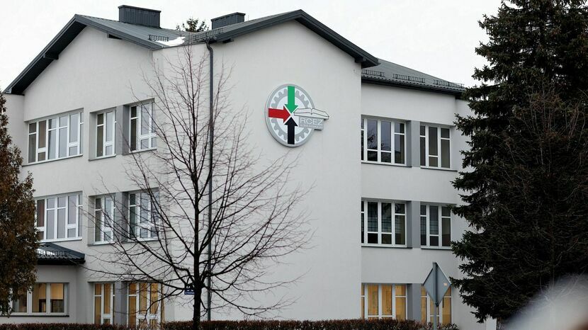 RCEZ to największa szkoła średnia w powiecie biłgorajskim, jedna z większych w województwie. W 48 oddziałach kształci ok. 1350 młodych ludzi