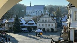 Kazimierz Dolny w nowym roku czeka sporo zmian. W planach są m.in. remonty dróg i zabytkowych kamienic, ocieplenie kilku szkół, konserwacja kościelnych organów, a także nowe boisko