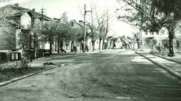 Wąwolnica, wschodni narożnik Rynku z wylotem ul. Lubelskie
