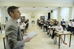 Pogotowie przedmaturalne. Wykładowcy z UMCS pomogą „wkuć” fizykę