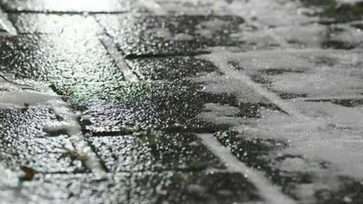 Ślisko i mokro. Piątek pod znakiem ostrzeżeń IMGW