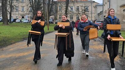 „Stary” ogólniak wraca do siebie. Rozpoczęła się przeprowadzka szkoły