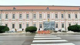 Remont gmachu Akademii Zamojskiej dobiega końca i po feriach I LO ma już działać w swojej dawnej siedzibie