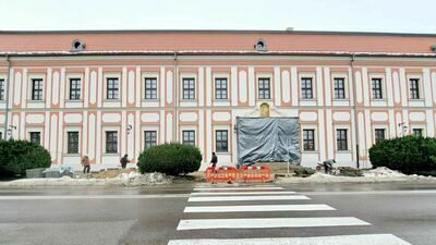 Remont gmachu Akademii Zamojskiej dobiega końca i po feriach I LO ma już działać w swojej dawnej siedzibie