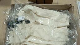 Jedna taka oryginalna marynarka może kosztować nawet 2 tys. zł. Te skonfiskowane w Hrebennem są najpewniej podrabiane