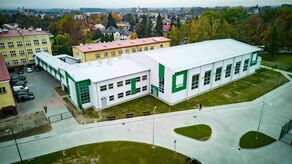 Hala połączona jest z ekonomikiem. Jednak jej zarządcą jest miejska spółka