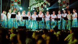 Zespół „Ale Cantare” z Płoskiego działa już 13 lat. Ta wokalna grupa ma na koncie bardzo wiele sukcesów. Stąd m.in. zaproszenie na międzynarodowy festiwal w Katalonii