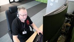 Najcięższa jest piątkowa i sobotnia noc. Odbierają nawet 120 telefonów dziennie 