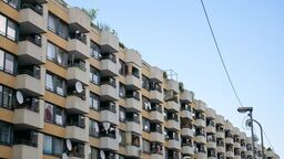 7-latek wypadł przez balkon. Zabrał go śmigłowiec LPR