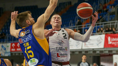 Liam O’Reilly (z piłką) to najgorętsze nazwisko ostatnich dni w Orlen Basket Lidze