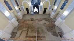 Przewiercili ścianę starego kościoła i wpuścili kamerę do krypty