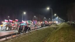 Rolnicy na S-19 protestowali całą noc