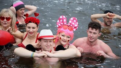 Walentynkowe morsowanie nad Zalewem Zemborzyckim