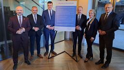 Od prawej: prezydent Krzysztof Żuk, Marta Wcisło (Platforma Obywatelska), Krzysztof Hetman (Polskie Stronnictwo Ludowe), Wiktor Sawicki (Nowa Lewica), Mariusz Banach (Wspólny Lublin) i Jacek Bury (Polska 2050)