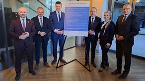 Od prawej: prezydent Krzysztof Żuk, Marta Wcisło (Platforma Obywatelska), Krzysztof Hetman (Polskie Stronnictwo Ludowe), Wiktor Sawicki (Nowa Lewica), Mariusz Banach (Wspólny Lublin) i Jacek Bury (Polska 2050)