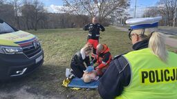 Pani Weronika podczas krótkiego kursu pierwszej pomocy 