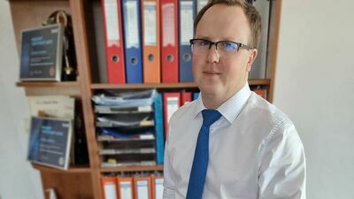 Szymon Miąsik na początku zajmował się ubezpieczeniami, ale szybko przeszedł w kredyty hipoteczne. I to był strzał w dziesiątkę. Teraz ma klientów nawet z Warszawy