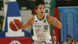 Veronica Burton poprowadzi grę Polskiego Cukru AZS UMCS Lublin podczas turnieju w Sosnowcu