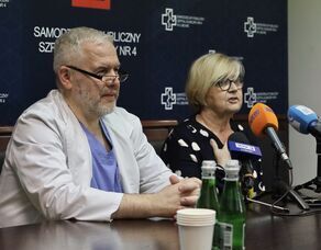 prof. Radosław Rola i pacjentka Jolanta