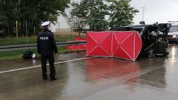 W wypadku pod Piotrkowem Trybunalskim zginęło 2 mężczyzn 