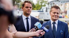 W poprzednich wyborach Waldemar Jakson (z prawej), burmistrz Świdnika, startował z poparciem Prawa i Sprawiedliwości. W tym roku tą samą drogą zamierza pójść Marcin Dmowski, jego zastępca