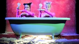 jak płakać w miejscach publicznych