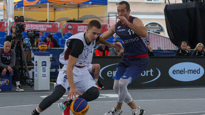 Wiktor Kępka (z piłką) był najważniejszym zawodnikiem Polskiego Cukru Start Lublin podczas Lotto 3x3 Liga