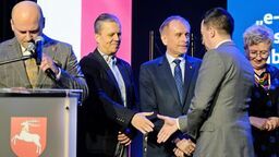 Duże pieniądze na projekt, który zapewni szerszy dostęp do danych i dokumentów. Kto dostanie środki?