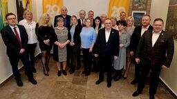 Kandydatów na radnych wojewódzkich i powiatowych przedstawił poseł Sławomir Ćwik (pierwszy z prawej)