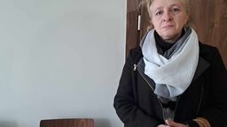 Iwona Kasprzak, mama Eryka jest oskarżycielem posiłkowym w procesie młodych ludzi oskarżonych w związku ze śmiercią jej syna