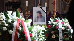 Ostatnie pożegnanie profesor Elżbiety Starosławskiej. Przyjechał ojciec Rydzyk 
