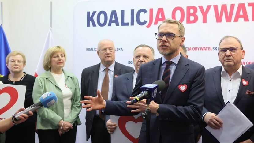 - Samorząd przez ostatnie lata traktowany był przez PiSowską władzę jak kula u nogi, której trzeba się pozbywać - mówił poseł Michał Krawczyk.