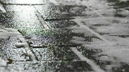 Będzie ślisko i zimno. Uważajcie na drogach