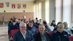 Akcję zainicjował starosta Janusz Hordejuk (z lewej) wspólnie z Policja i Bankiem Spółdzielczym