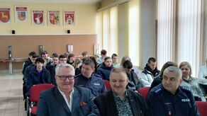 Akcję zainicjował starosta Janusz Hordejuk (z lewej) wspólnie z Policja i Bankiem Spółdzielczym