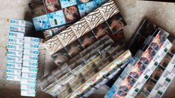 Miał zakaz kierowania i nielegalne papierosy w aucie