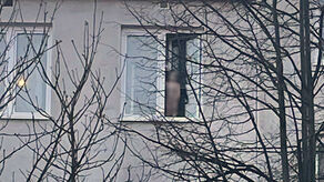  Po wejściu do środka, funkcjonariusze na miejscu zastali 31-letniego opiekuna, który prawdopodobnie przysnął.