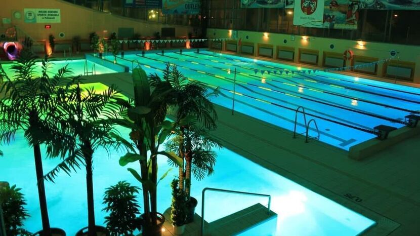 Do pływania i relaksu w jacuzzi za symboliczną złotówkę wszystkie puławianki 8 marca wieczorem zaprasza miejski ośrodek sportu